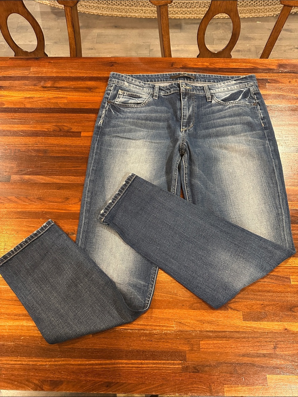 Joe's Jeans Women's Straight Leg Denim in Medium Blue Fade